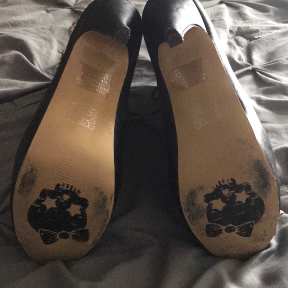 Avril Lavigne US size 8 heeled boot. - Picture 2 of 5